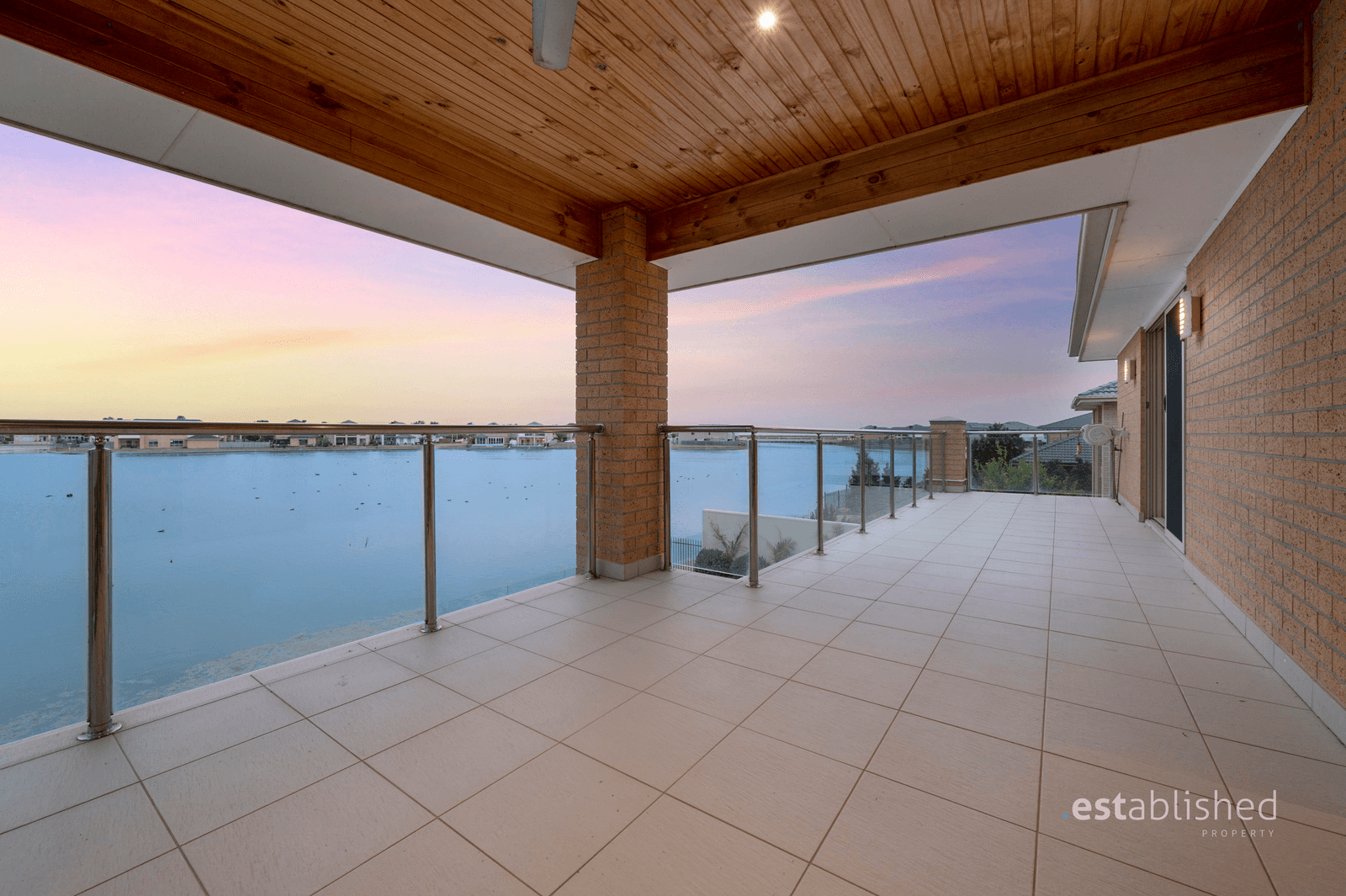 9 Seaview Point, SANCTUARY LAKES, VIC 3030