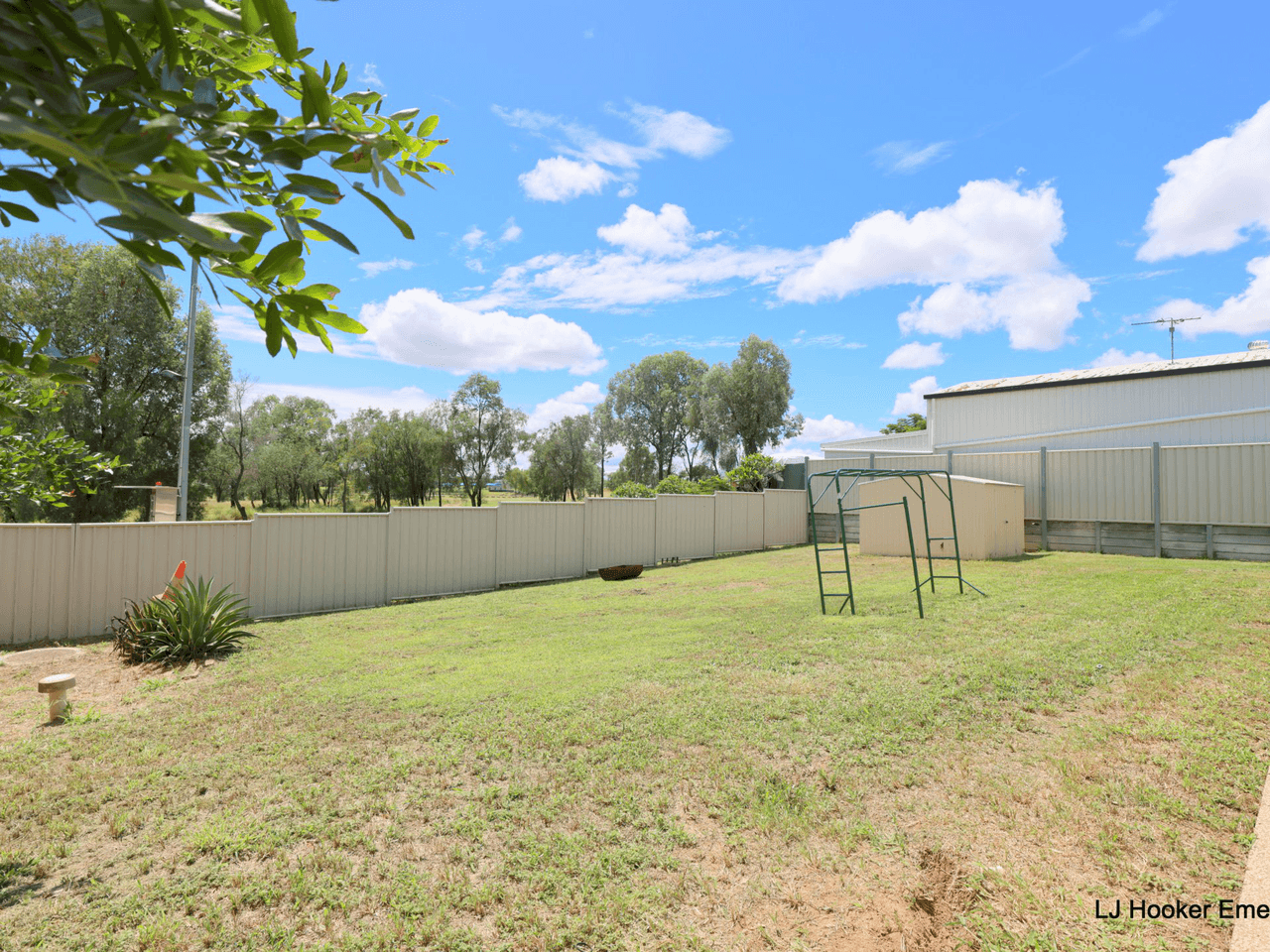 1 Saville Street, EMERALD, QLD 4720