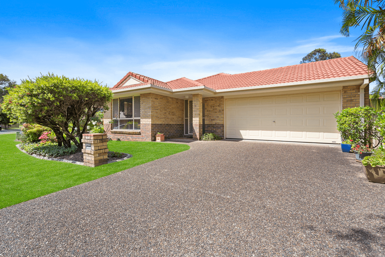 35 Silver Glade Drive, ELANORA, QLD 4221