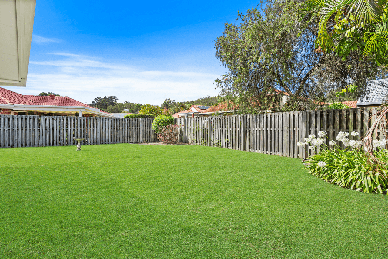 35 Silver Glade Drive, ELANORA, QLD 4221