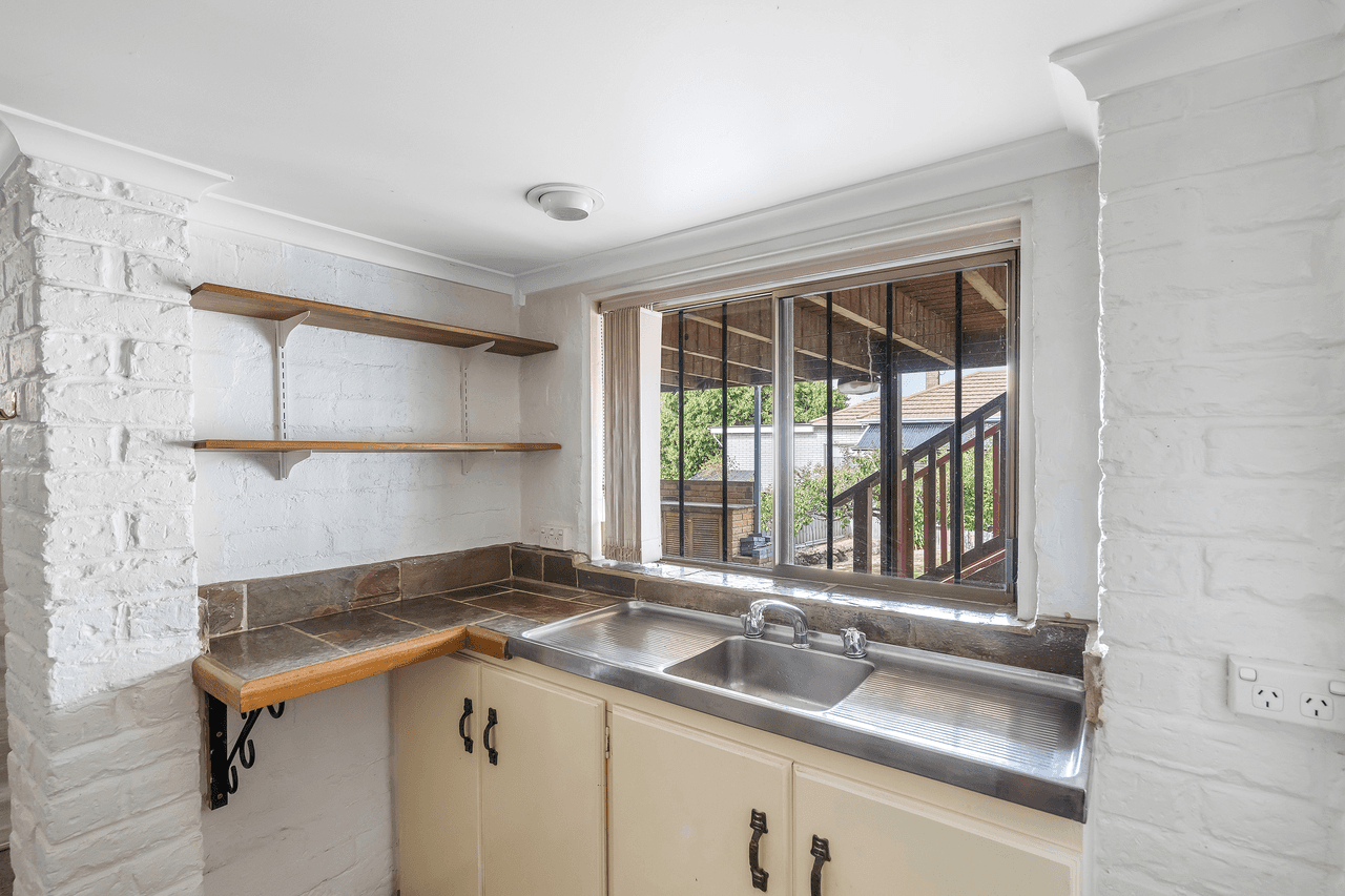 17 Courtney Street, LENAH VALLEY, TAS 7008
