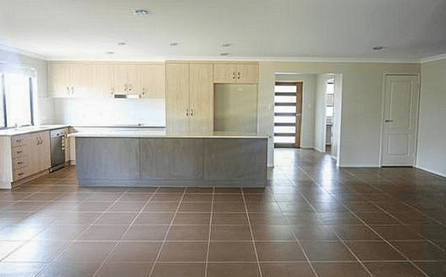 5 St Andrews Chase, DALBY, QLD 4405