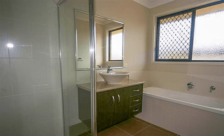 5 St Andrews Chase, DALBY, QLD 4405