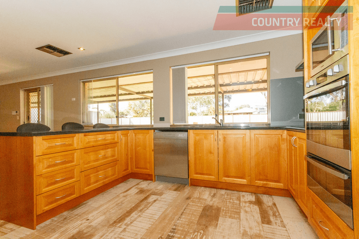 74 Newcastle Street, York, WA 6302