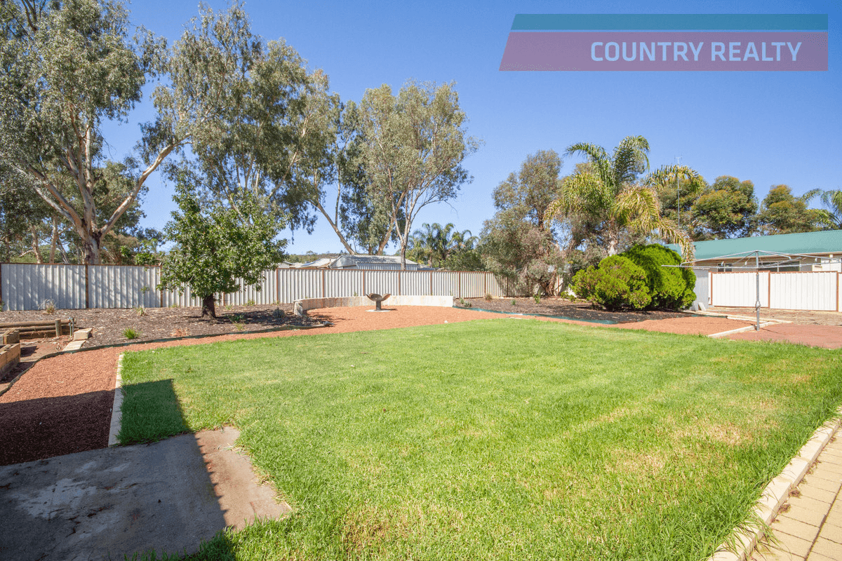 74 Newcastle Street, York, WA 6302