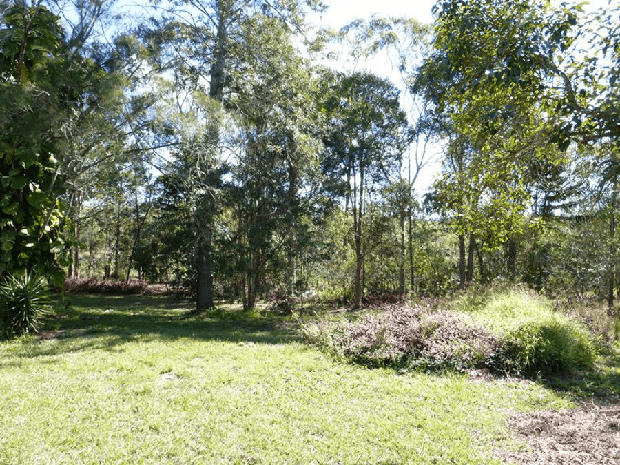 8 Simpson Road, EAST DEEP CREEK, QLD 4570