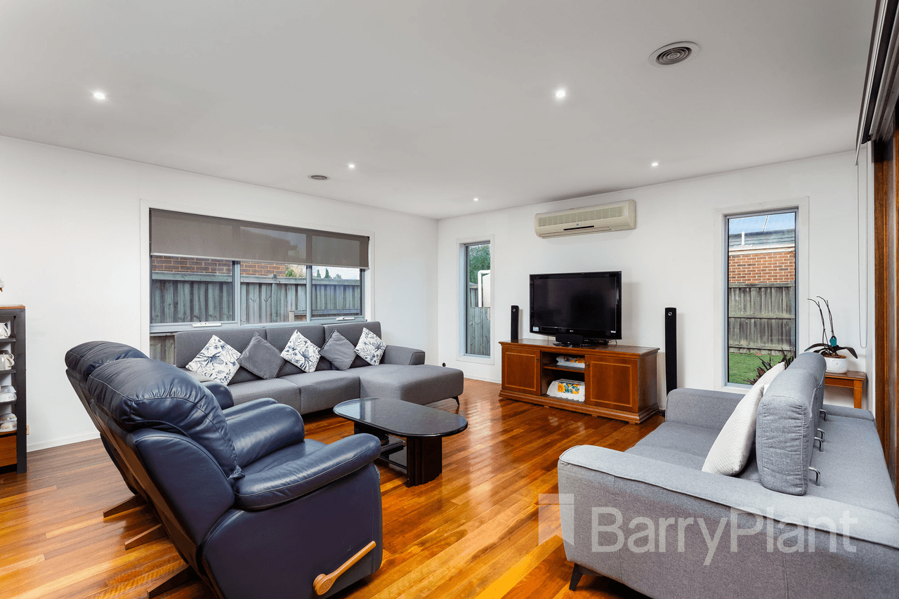 42 Ladybird Crescent, Point Cook, VIC 3030