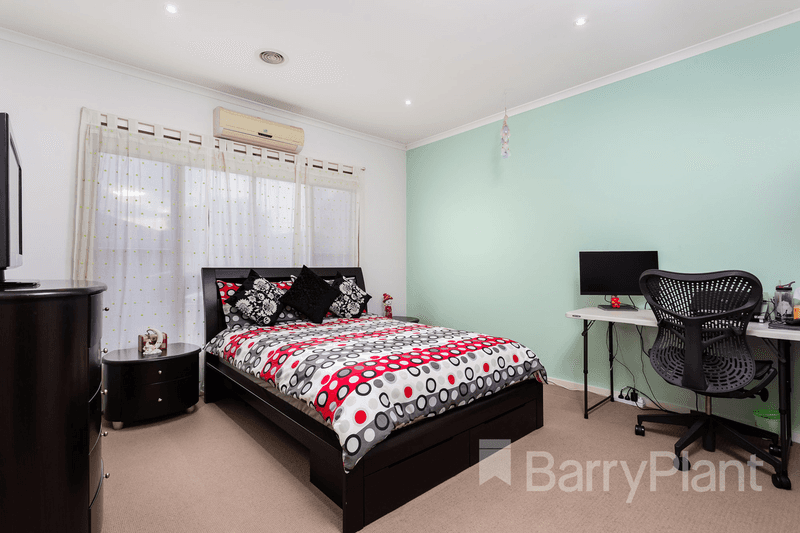 42 Ladybird Crescent, Point Cook, VIC 3030