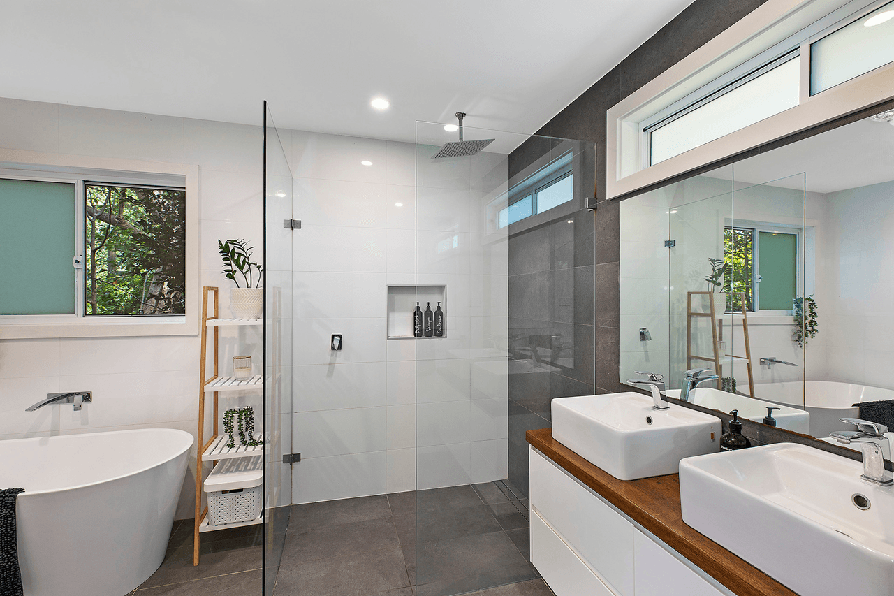 530 The Entrance Road, ERINA HEIGHTS, NSW 2260