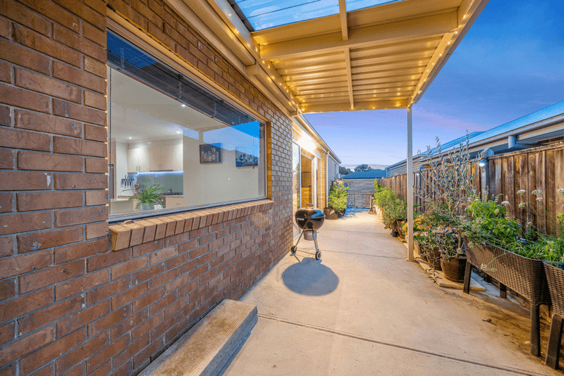 8 Locky Grove, LYNDHURST, VIC 3975