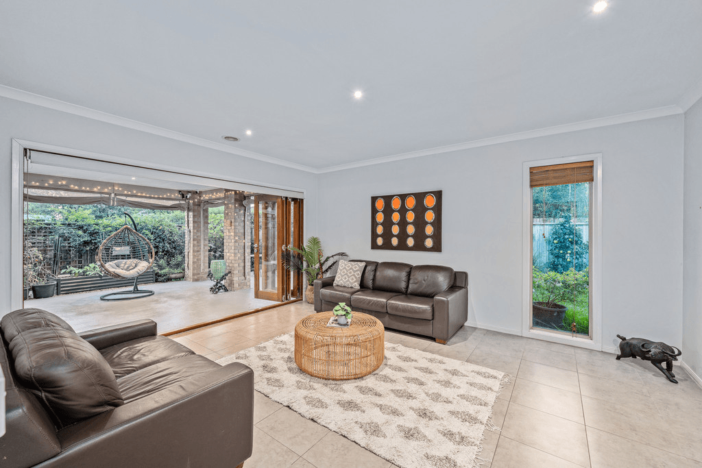 8 Locky Grove, LYNDHURST, VIC 3975