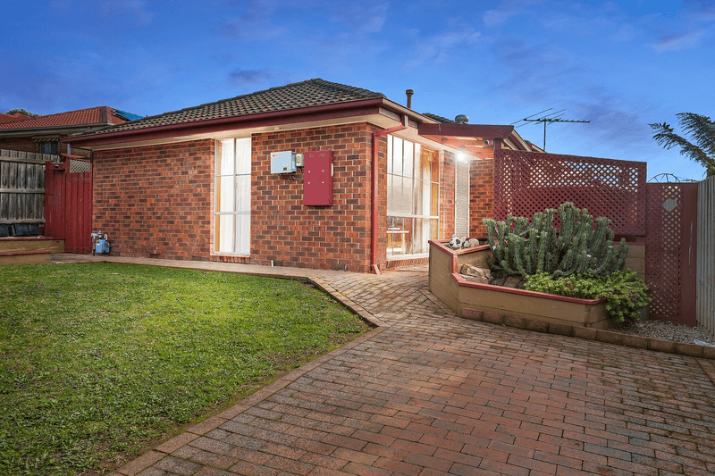 5 Bill Place, Hampton Park, VIC 3976