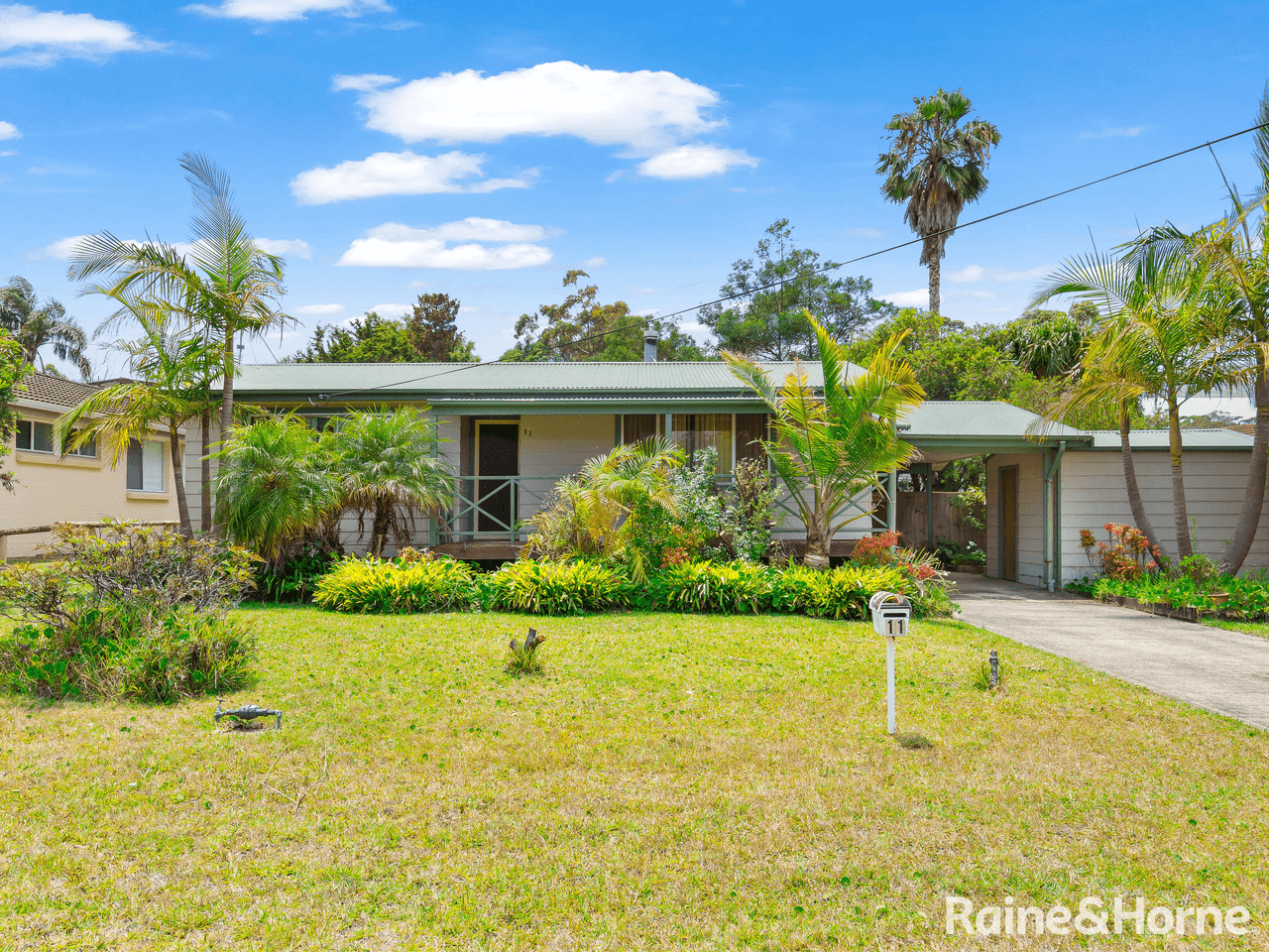 11 Saturn Avenue, LAKE TABOURIE, NSW 2539