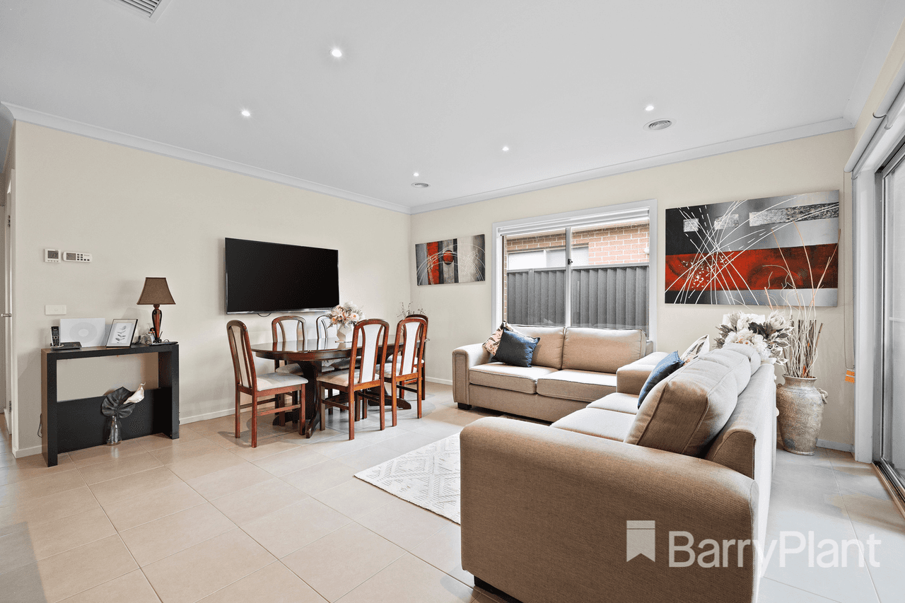 6 Warburton Drive, Lucas, VIC 3350