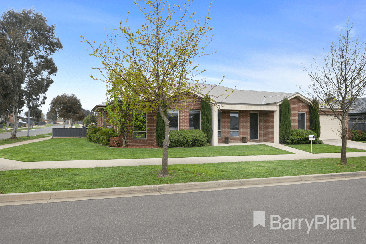 6 Warburton Drive, Lucas, VIC 3350