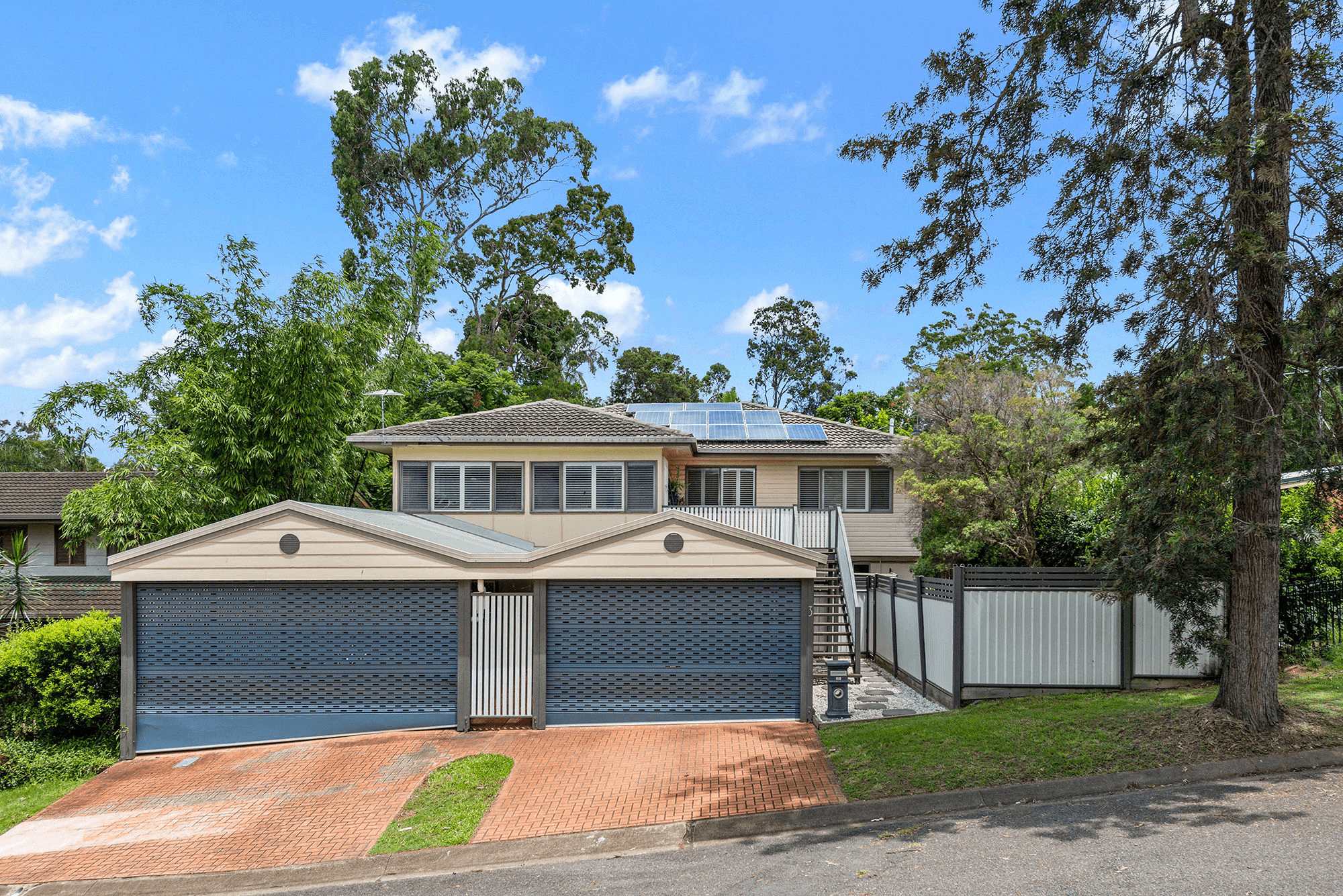 3 Wollombi Place, HOLLAND PARK, QLD 4121