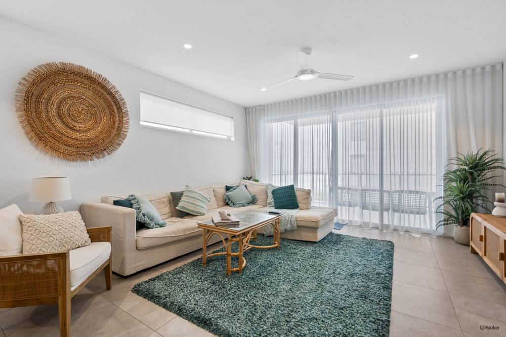 5/4 Twenty Seventh Avenue, Palm Beach, QLD 4221