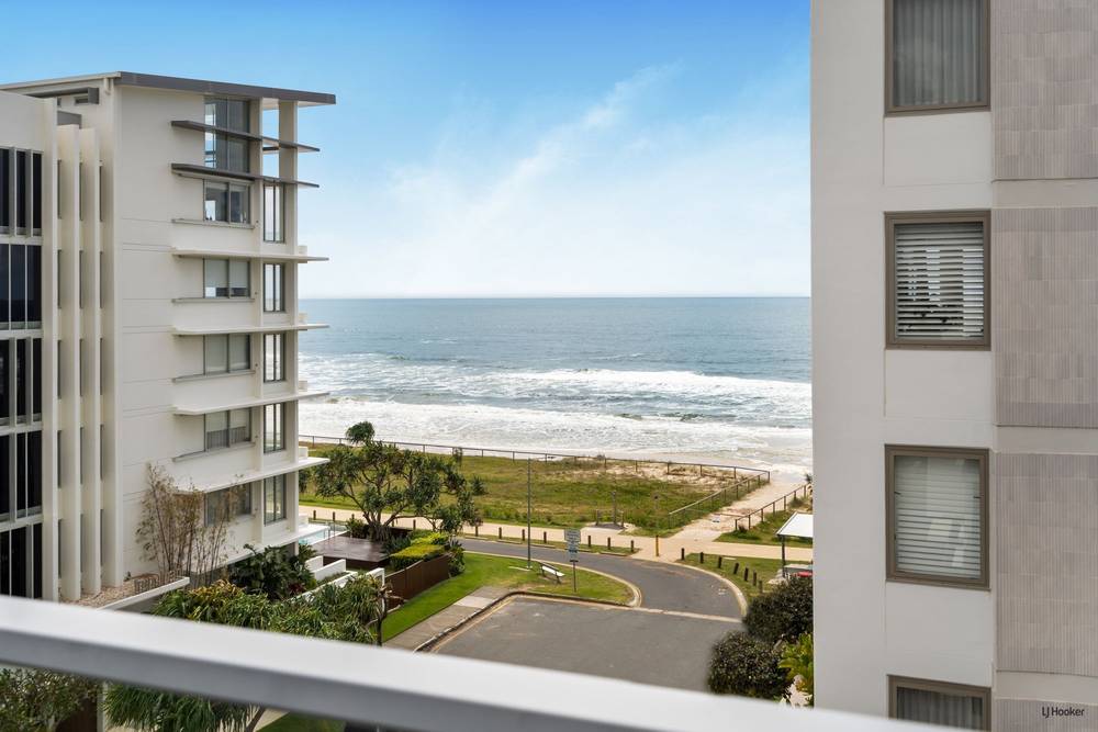 5/4 Twenty Seventh Avenue, Palm Beach, QLD 4221