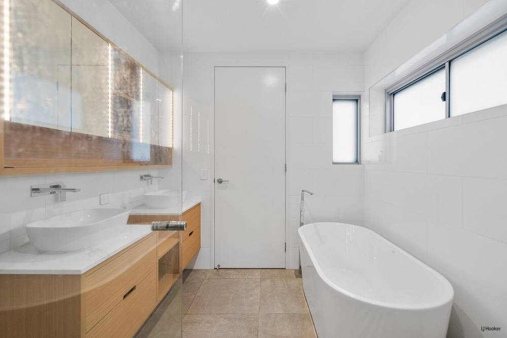 5/4 Twenty Seventh Avenue, Palm Beach, QLD 4221