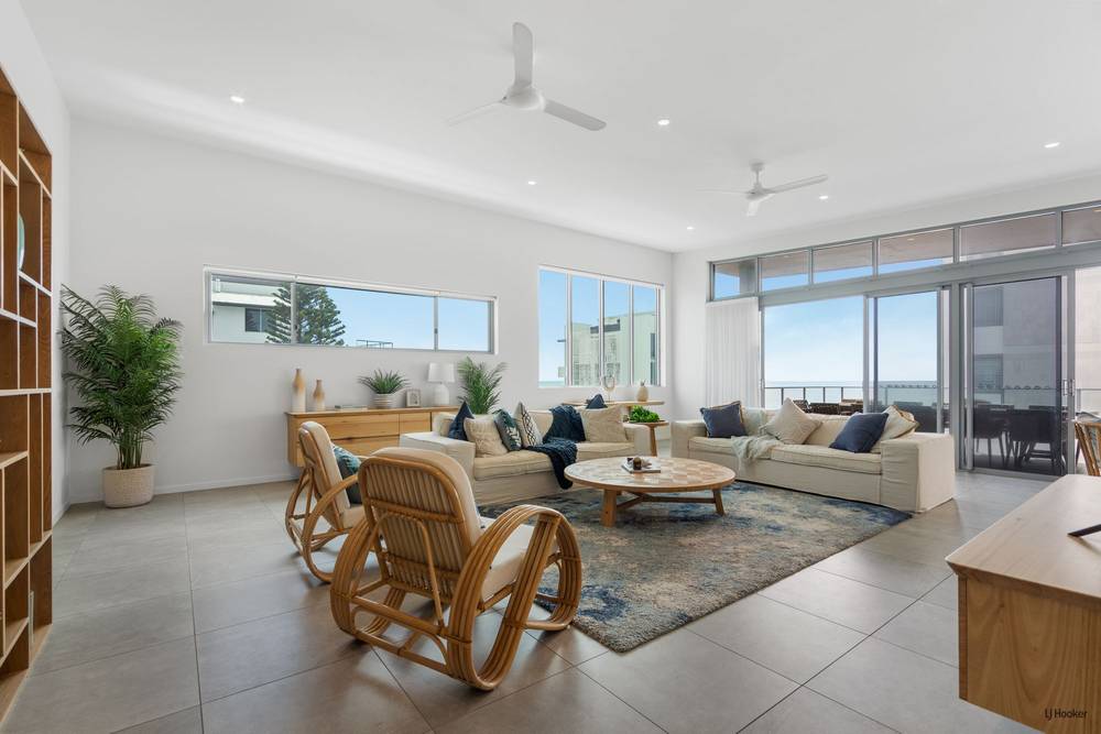 5/4 Twenty Seventh Avenue, Palm Beach, QLD 4221