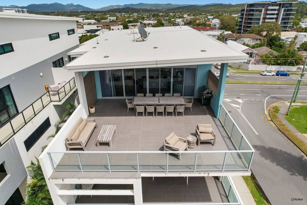 5/4 Twenty Seventh Avenue, Palm Beach, QLD 4221