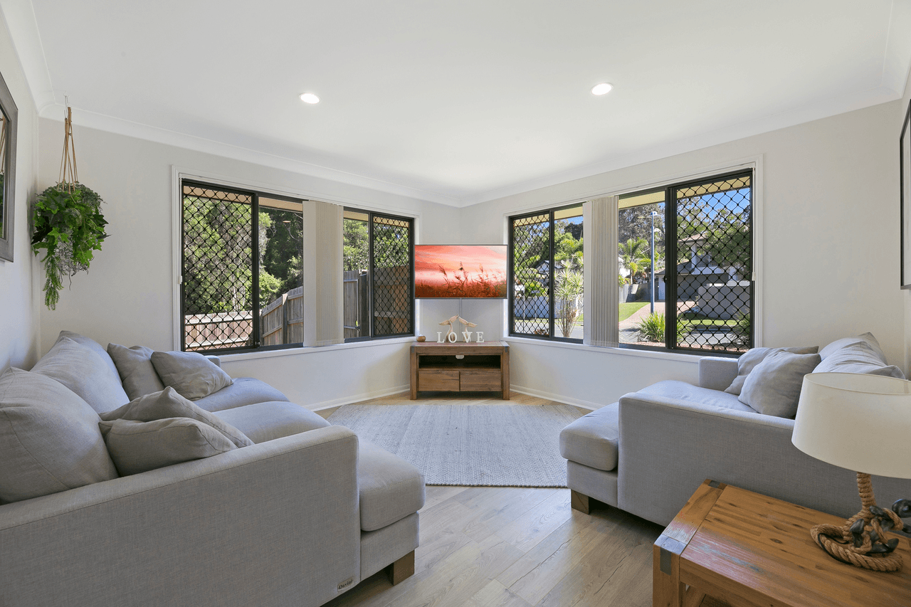 48 Antonson Crescent, MUDGEERABA, QLD 4213