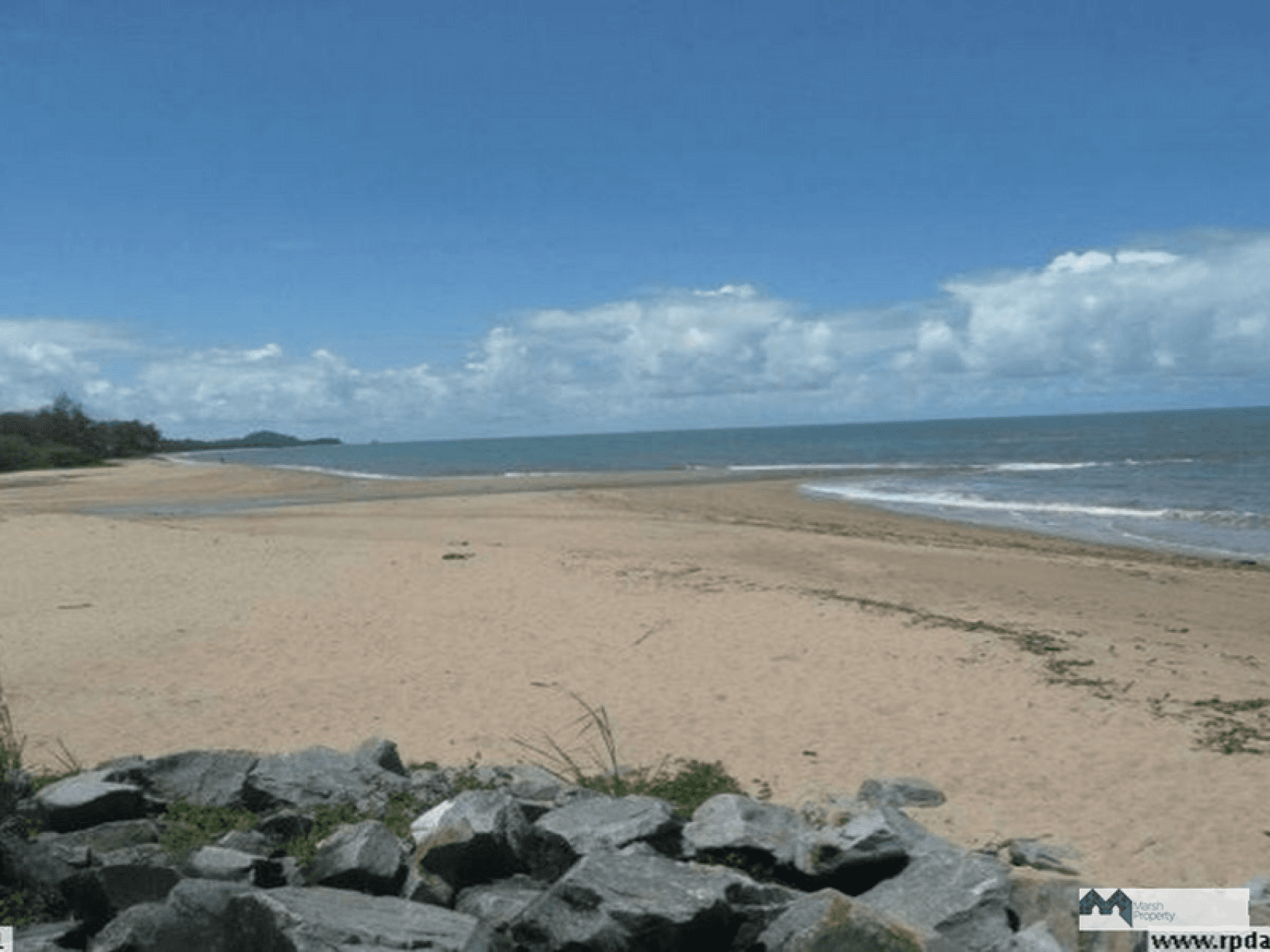259 O'Shea Esplanade, Machans Beach, QLD 4878