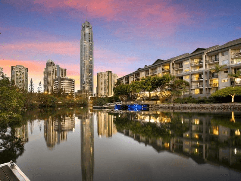 70 Remembrance, SURFERS PARADISE, QLD 4217