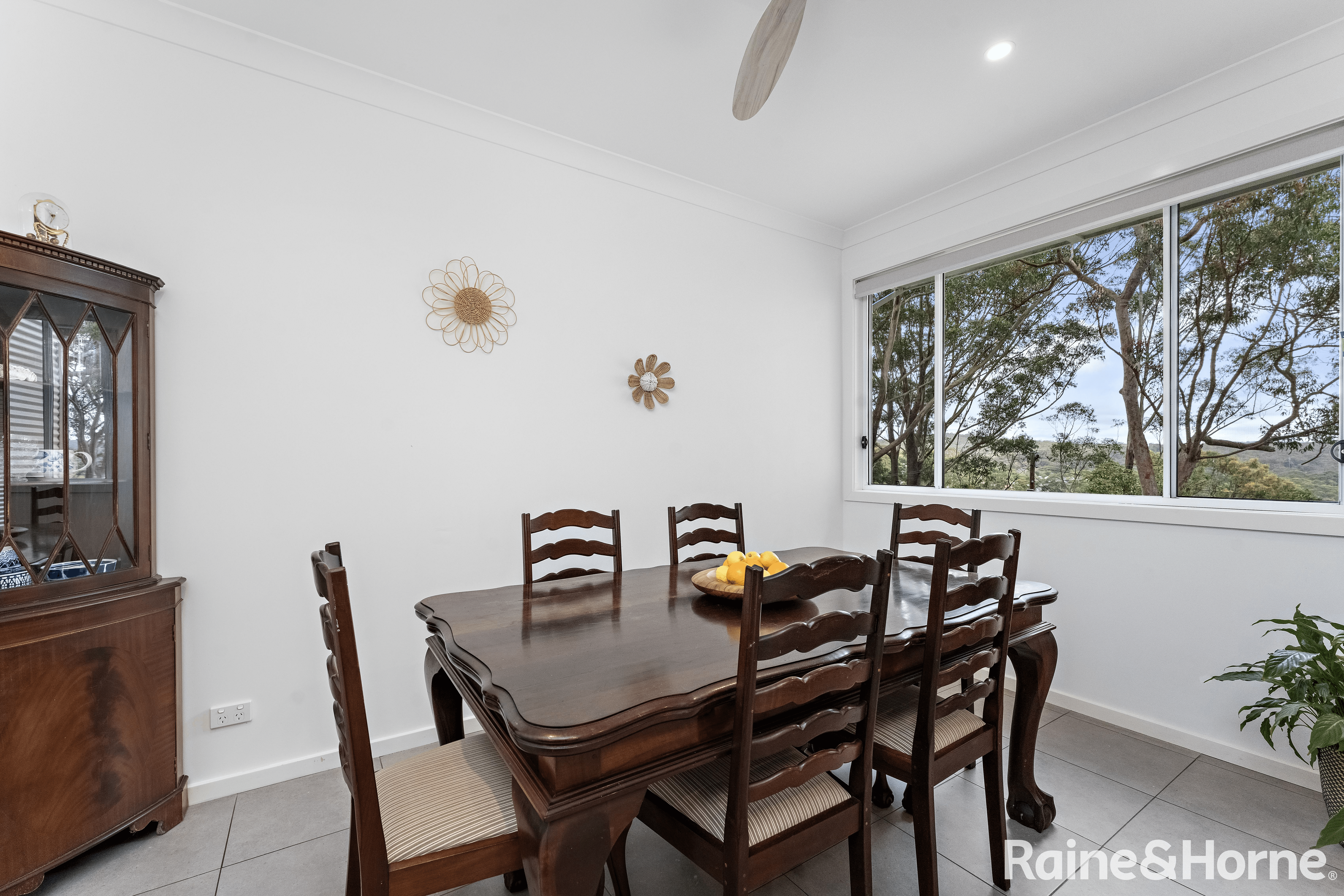 124 The Crescent, HELENSBURGH, NSW 2508