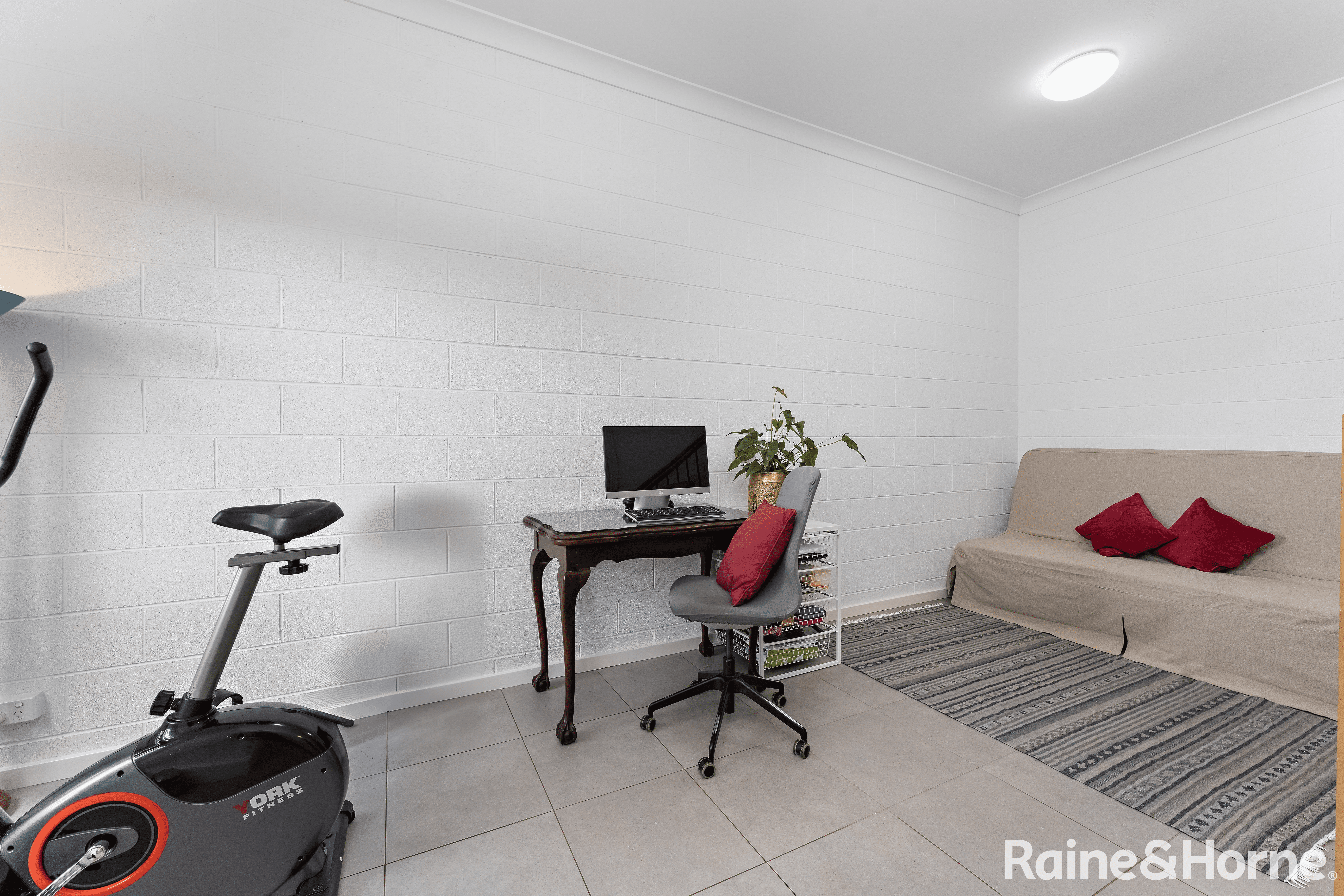 124 The Crescent, HELENSBURGH, NSW 2508