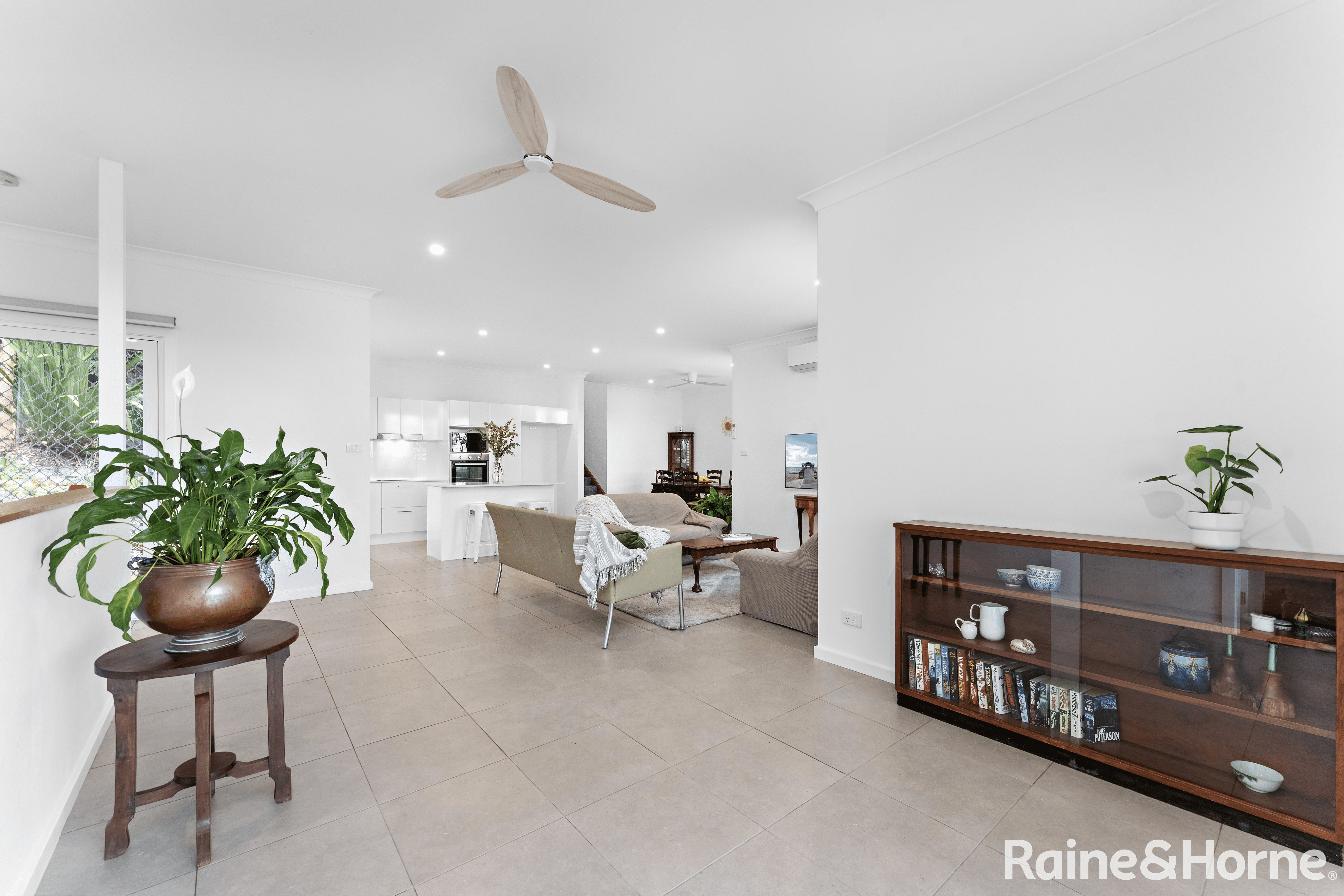 124 The Crescent, HELENSBURGH, NSW 2508