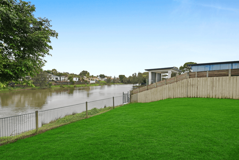 43 Gardendale Crescent, Burleigh Waters, QLD 4220