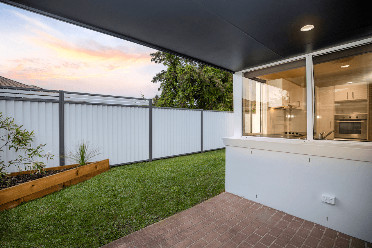 9 Harrow Place, ARUNDEL, QLD 4214