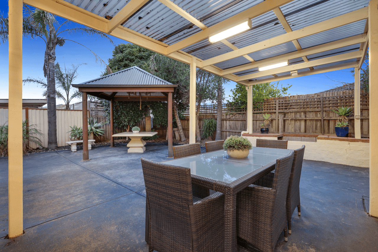 12 Hammond Place, ROXBURGH PARK, VIC 3064