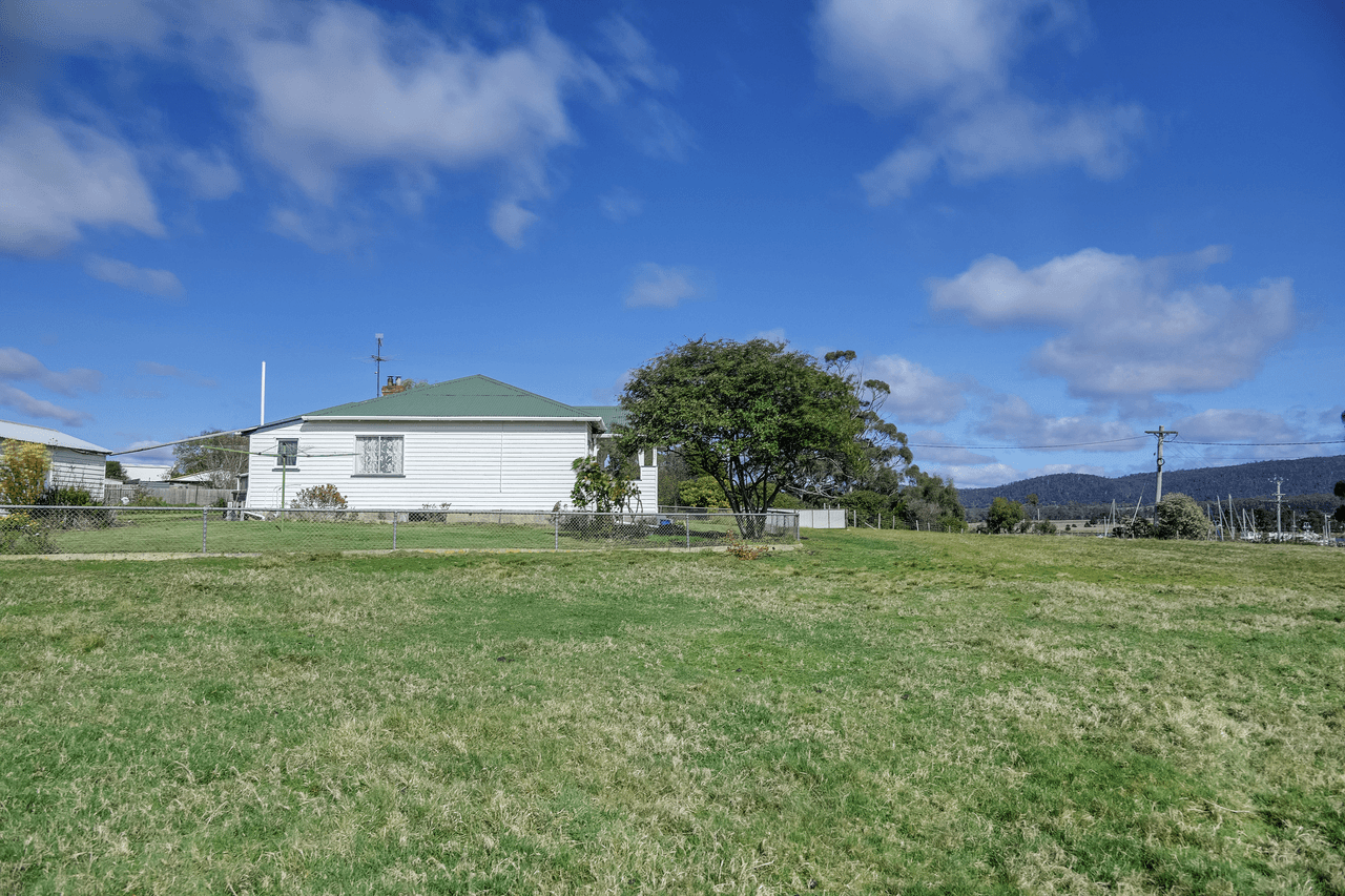 13 Esplanade East, TRIABUNNA, TAS 7190