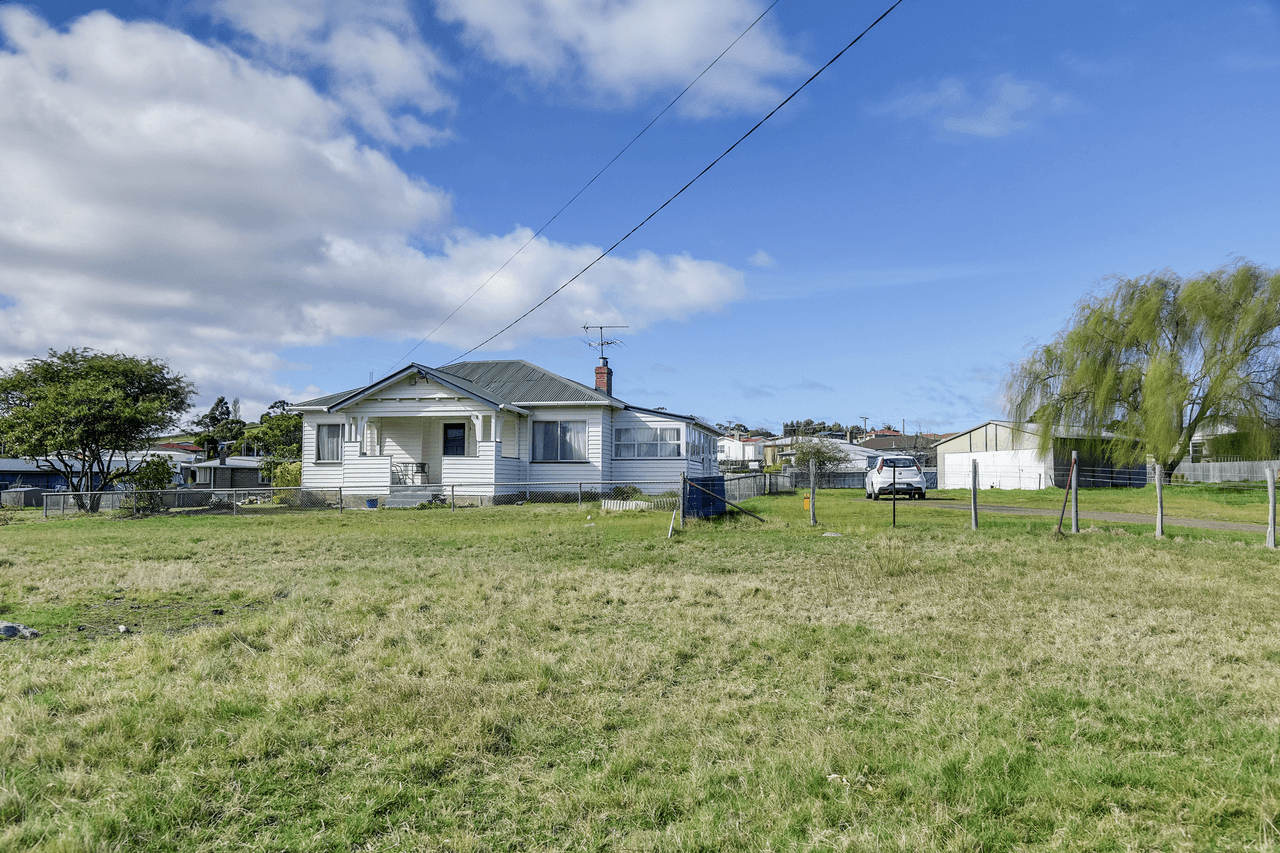 13 Esplanade East, TRIABUNNA, TAS 7190