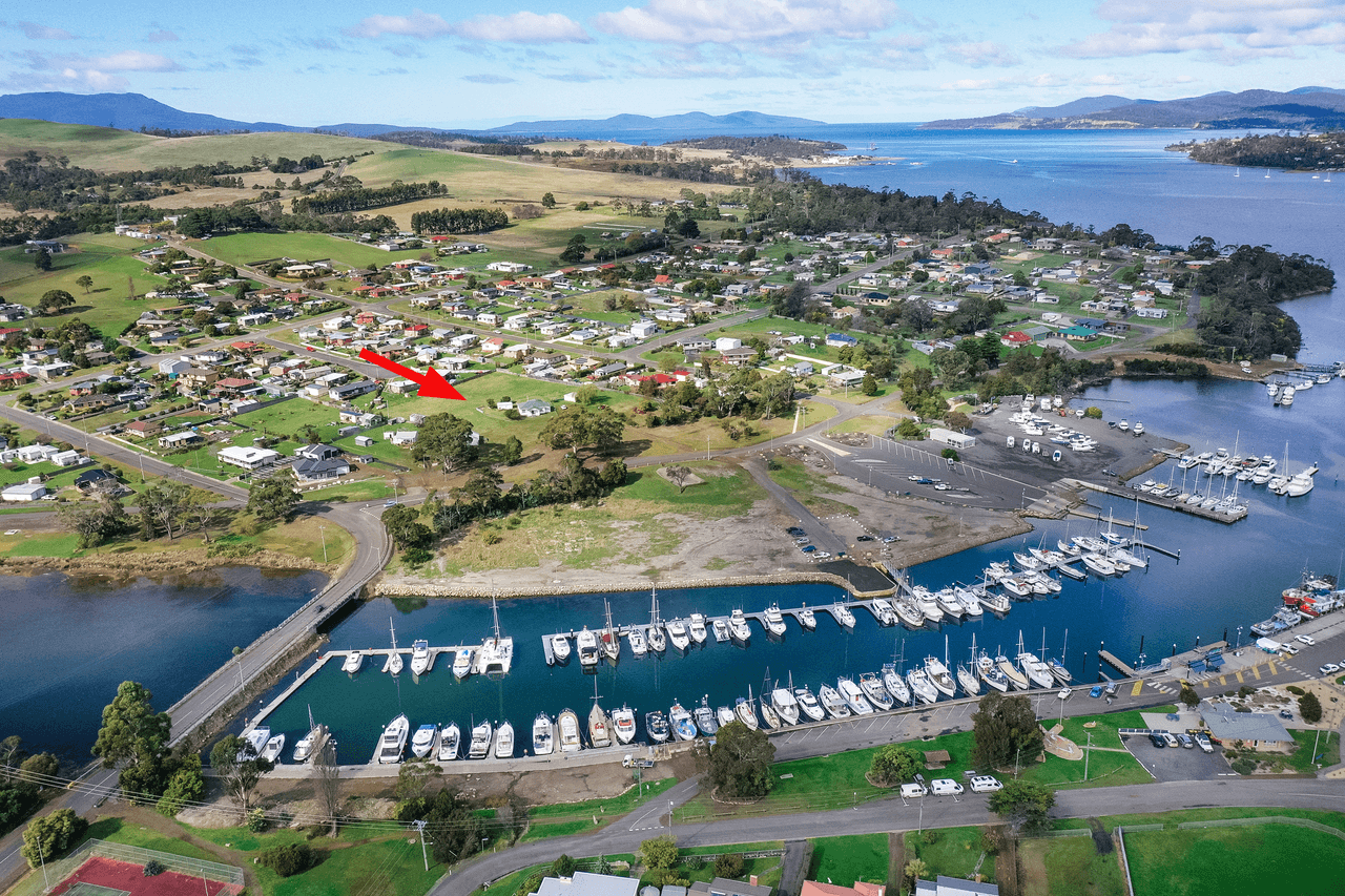 13 Esplanade East, TRIABUNNA, TAS 7190