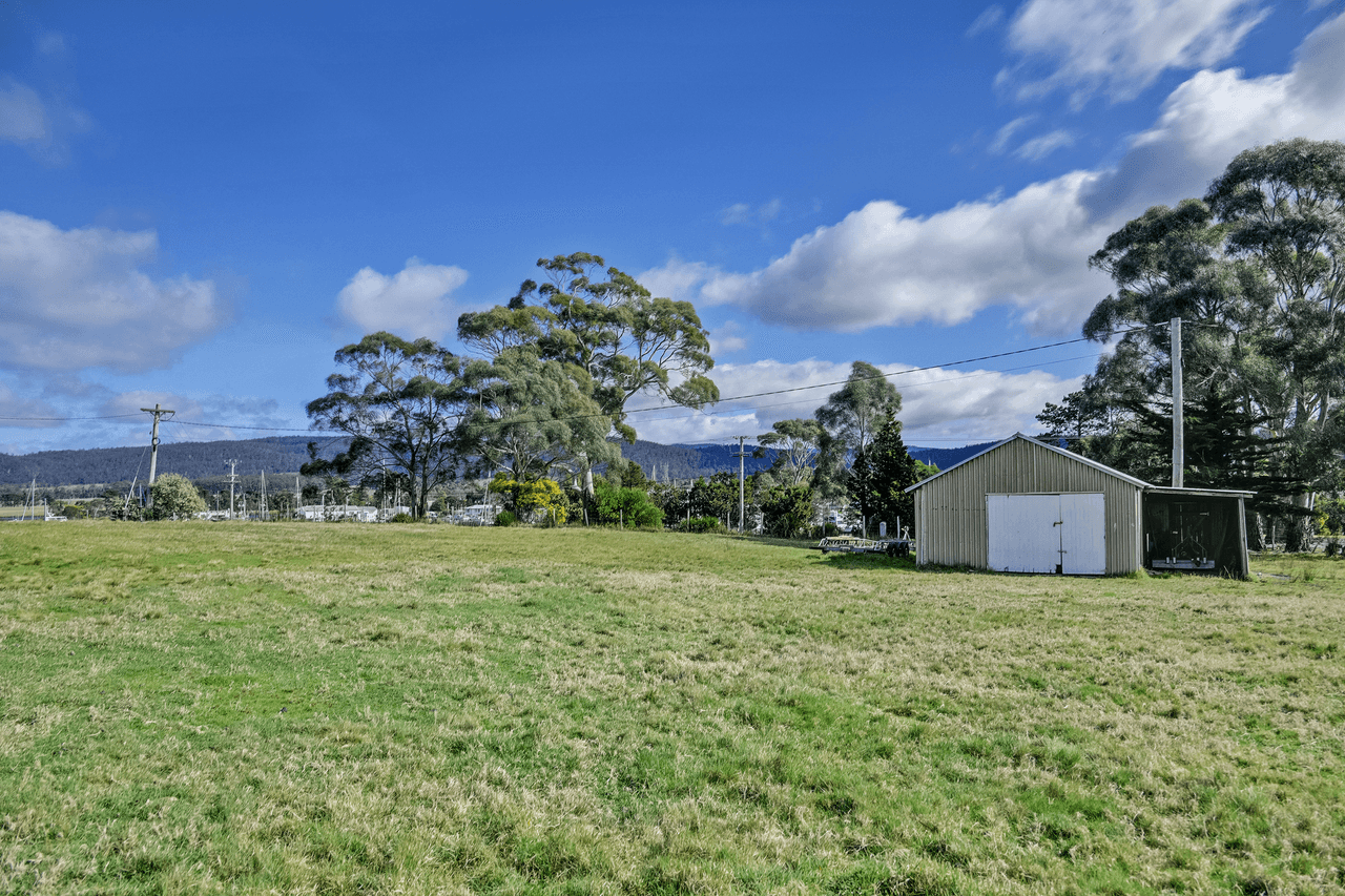 13 Esplanade East, TRIABUNNA, TAS 7190