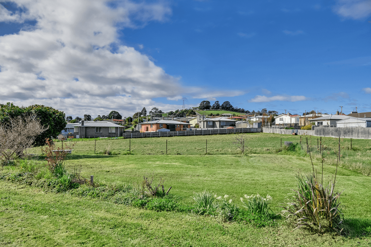 13 Esplanade East, TRIABUNNA, TAS 7190