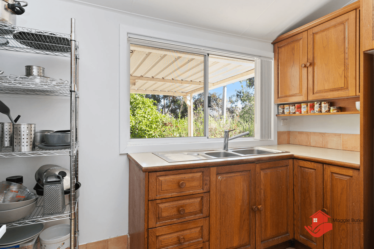 4 Butcher Road, Roleystone, WA 6111