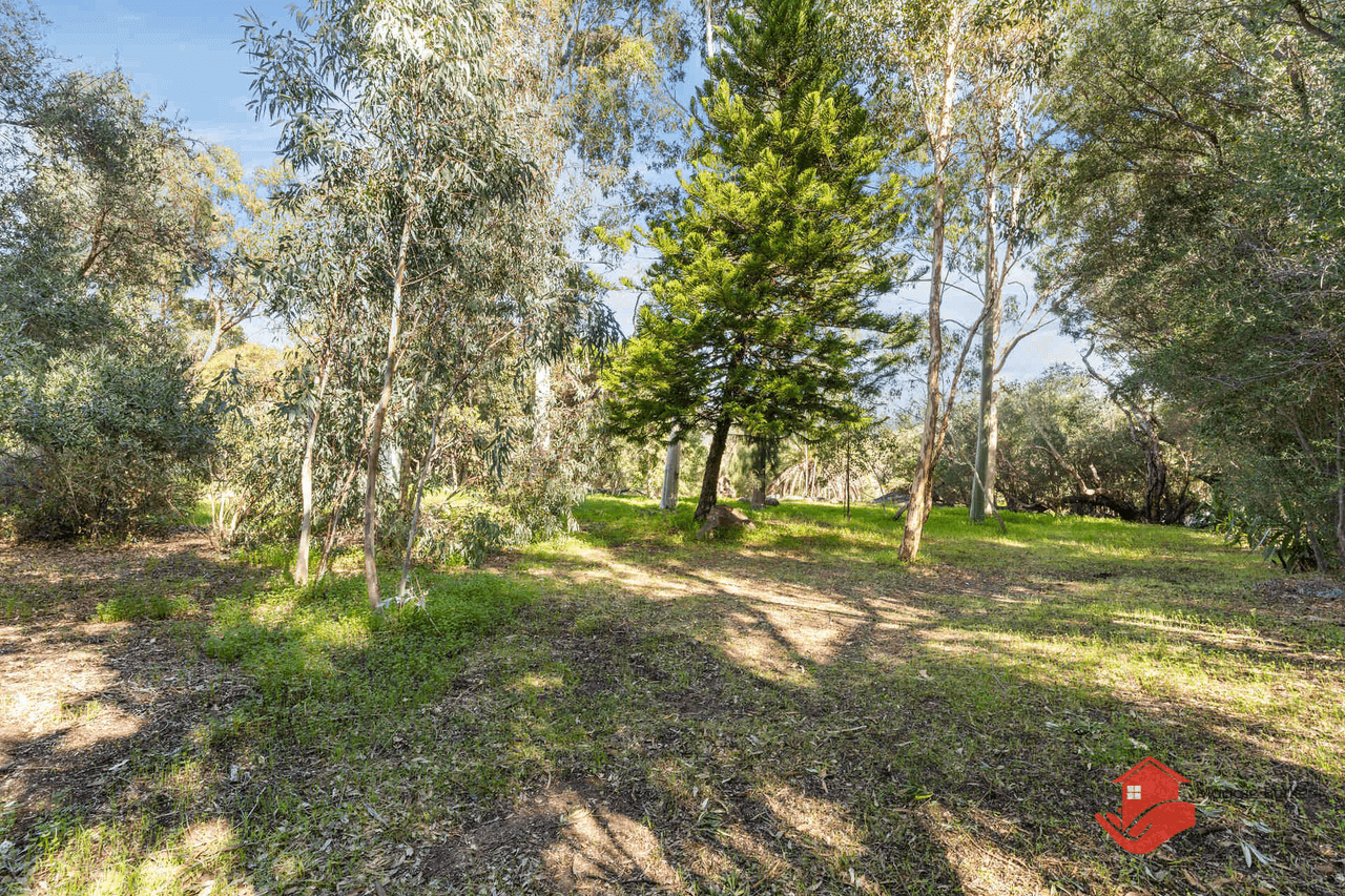 4 Butcher Road, Roleystone, WA 6111