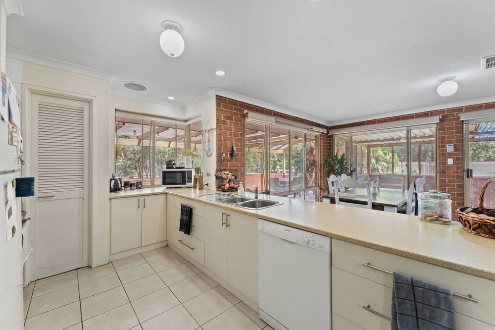 65 Grasshill Road, KARNUP, WA 6176