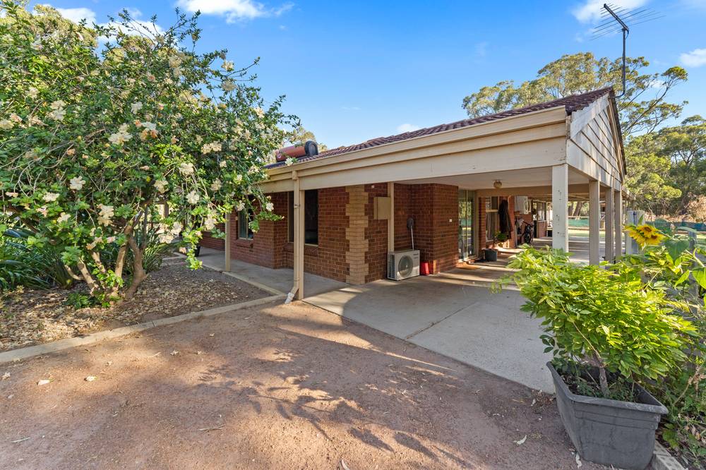 65 Grasshill Road, KARNUP, WA 6176