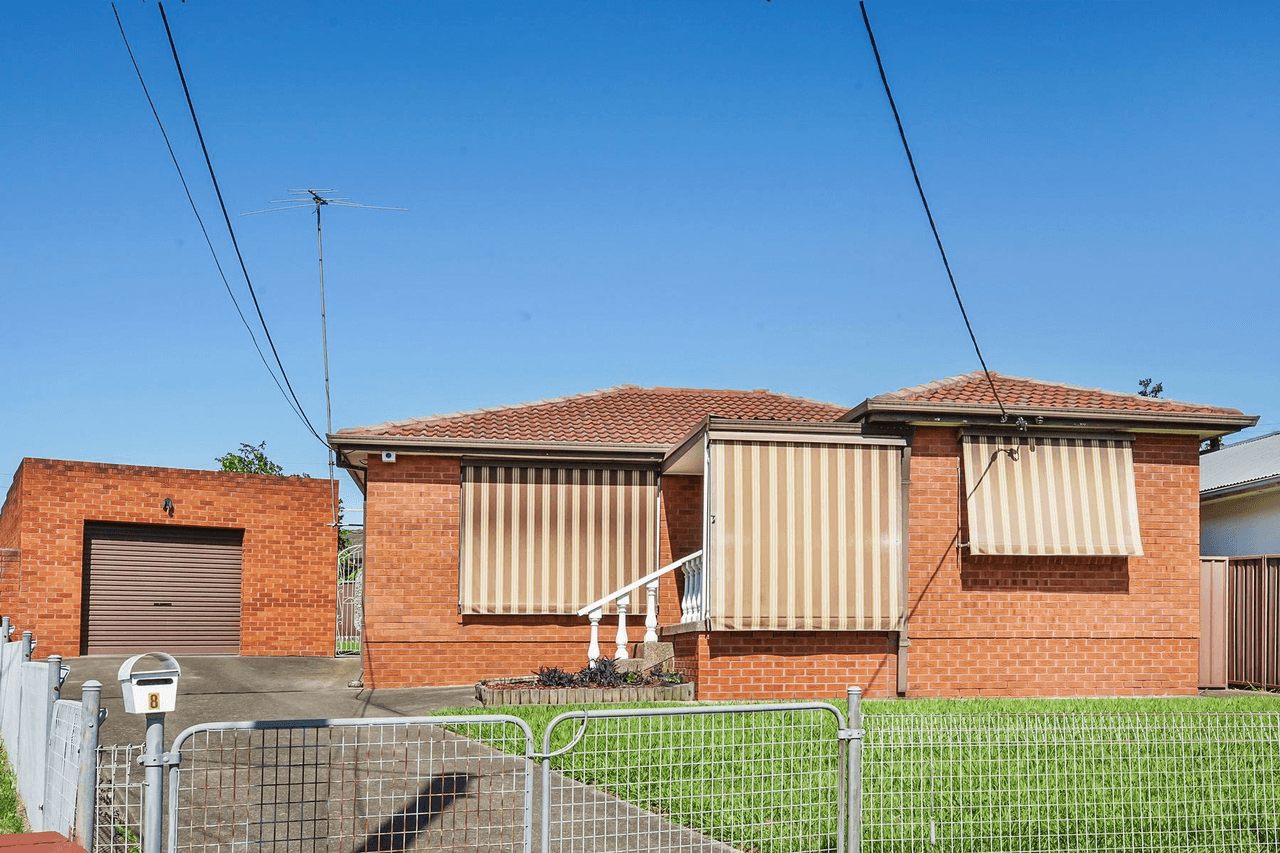 8 Girra Street, Fairfield West, NSW 2165