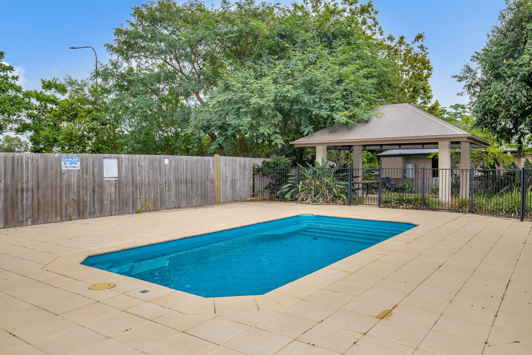 2/126 Logan Street, EAGLEBY, QLD 4207