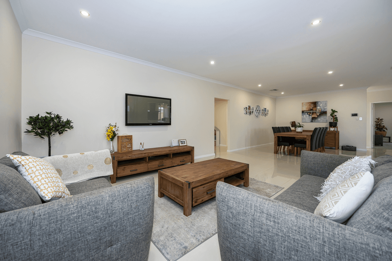 23 Flagtail Outlook, YANCHEP, WA 6035