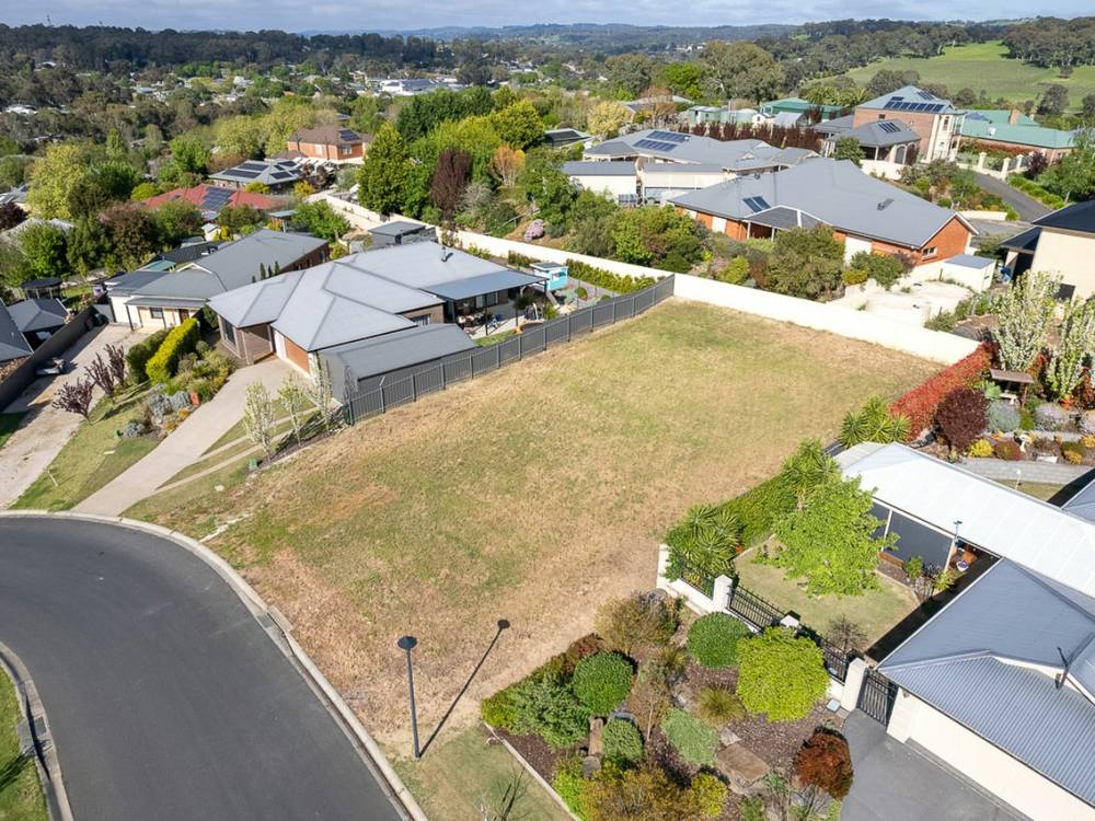 11 Lloyd Crescent, LITTLEHAMPTON, SA 5250