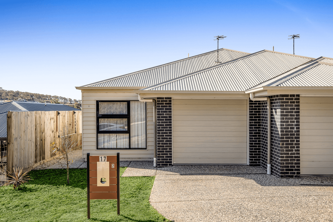 2/17 Mcinnes Crescent, GLENVALE, QLD 4350