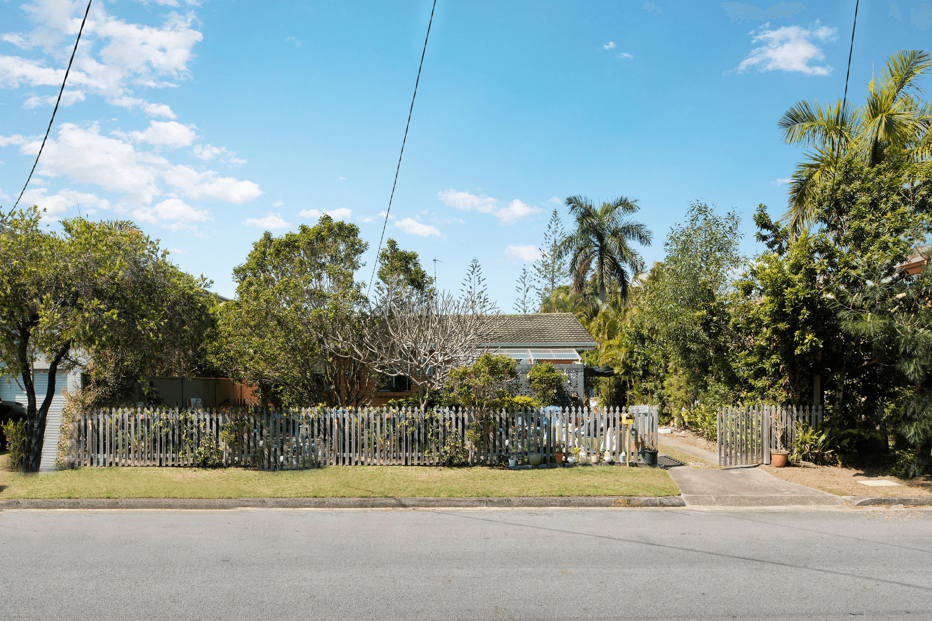 8 Bullimah Avenue, Burleigh Heads, QLD 4220