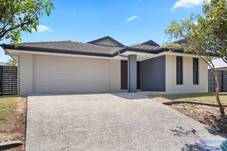 6 Stoneleigh Way, Holmview, QLD 4207